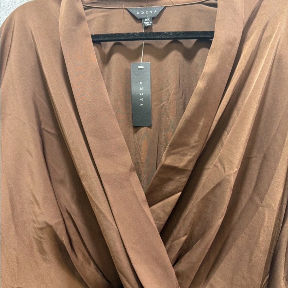 🆕Adiva Chocolate Brown Satin Wrap Tie Waist Blouse Shawl Collar Puff Sleeve 2X - Picture 4 of 9